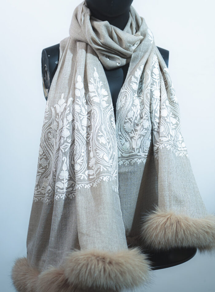 Beige Stole with Foux fur - Image 1
