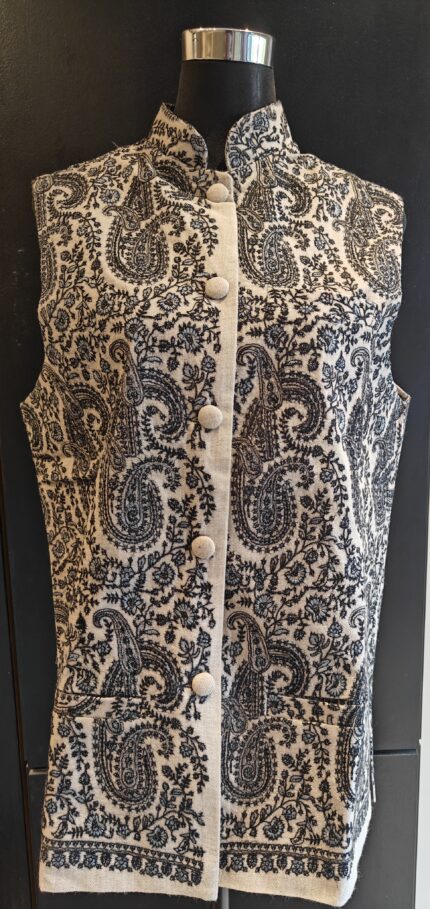 Woolen sozni waist coat