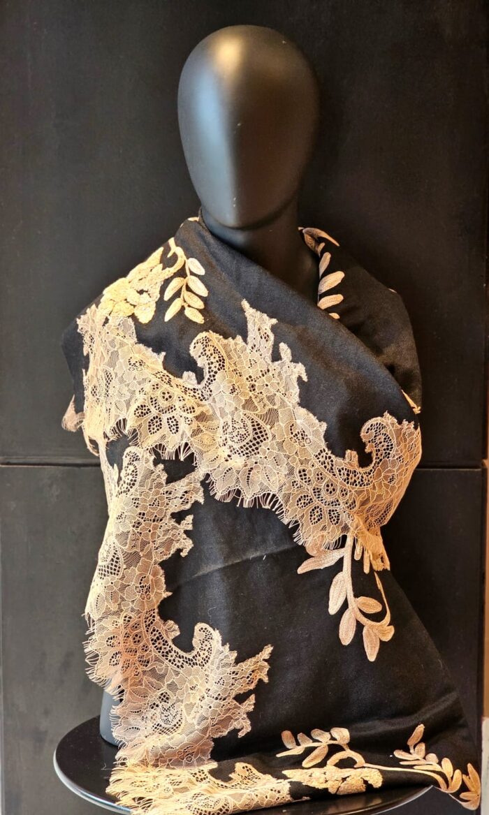 Stole with Fine Lace and Machine Embroidery - Image 1