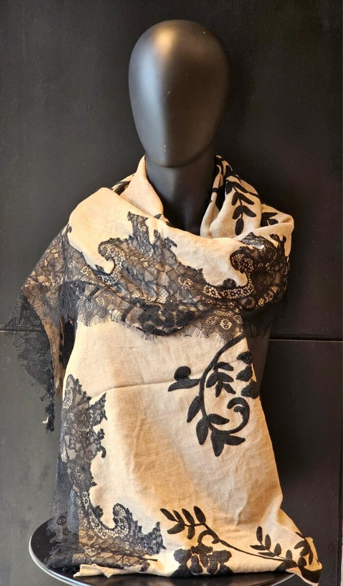 Stole with Fine Lace and Machine Embroidery - Image 1